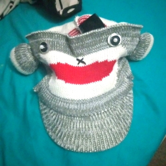 D&Y SockMonkey Beanie Hat Visor Combo One Size Fits Most Unisex 100% Acrylic - Picture 3 of 6